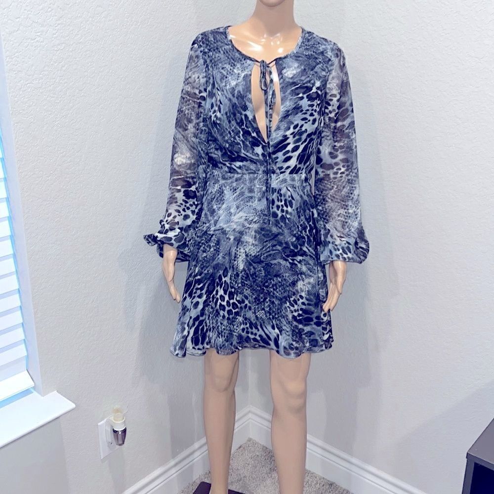 NWT-Bebe gray leopard print dress.